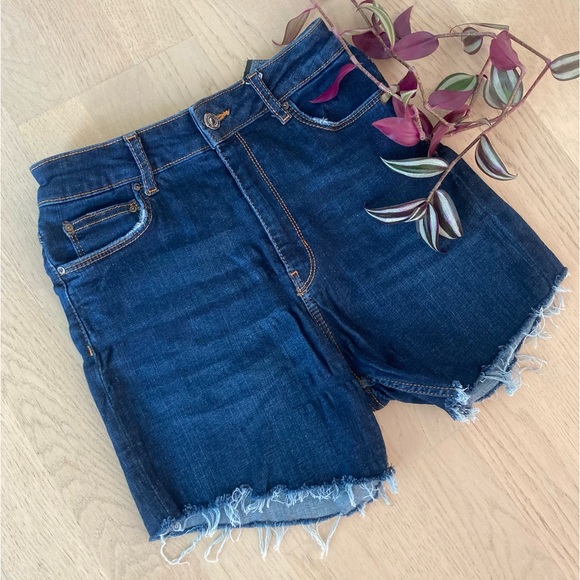 Dark wash distressed denim shorts - Picture 1 of 8